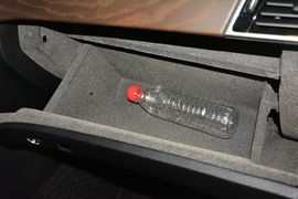 手套箱空间