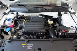 2015款大众朗行1.6L自动风尚型