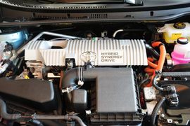2016款丰田卡罗拉双擎1.8L CVT精英版