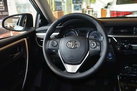 2016款丰田卡罗拉双擎1.8L CVT精英版