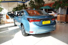 2016款丰田卡罗拉双擎1.8L CVT精英版