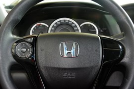 2016款本田雅阁2.0L CVT舒适版