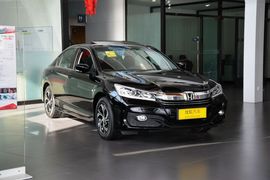 2016款本田雅阁2.0L CVT舒适版