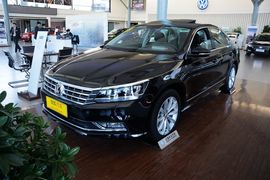 2016款大众帕萨特330TSI御尊版