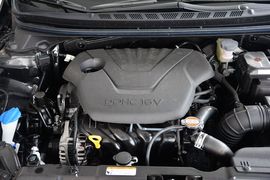 2015款现代朗动1.6L自动尊贵型
