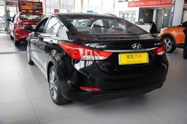 2015款现代朗动1.6L自动尊贵型