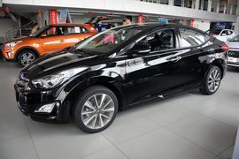 2015款现代朗动1.6L自动尊贵型