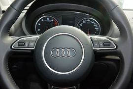 2015款奥迪A3 Sportback 35TFSI 300万纪念舒享版