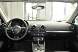 2015款奥迪A3 Sportback 35TFSI 300万纪念舒享版