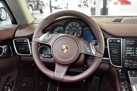 2016款保时捷Panamera Edition 3.0T