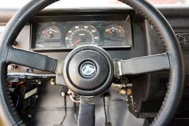 2016款北汽BJ212 2.0L方门四驱豪华型国V