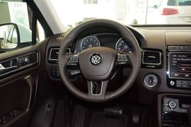 2016款大众途锐3.0TSI舒适型