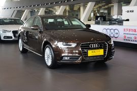 2016款奥迪A4L 35TFSI 典藏版 自动标准型
