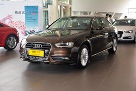 2016款奥迪A4L 35TFSI 典藏版 自动标准型