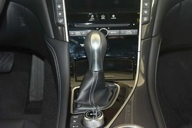 2016款英菲尼迪Q50L 2.0T舒适版