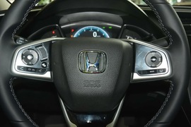 2016款本田思域 220TURBO自动尊耀版