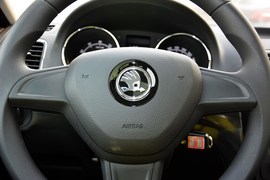 2016款斯柯达Yeti 1.6L手动前行版