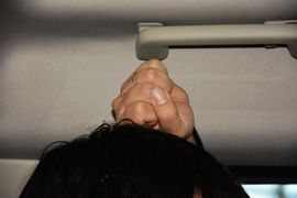 后排头部空间