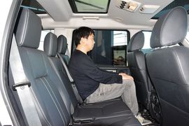 后排空间