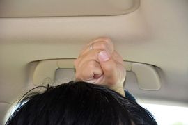 前排头部空间