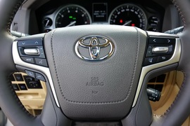 2016款丰田兰德酷路泽 4.6L自动VX-R