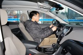 2016款现代格锐2.0T 7座四驱领先版