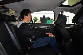2016款英菲尼迪Q50L 2.0T悦动版