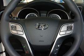 2016款现代格锐2.0T 7座四驱领先版