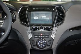 2016款现代格锐2.0T 7座四驱领先版