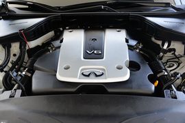 2015款英菲尼迪Q70L 2.5L精英版
