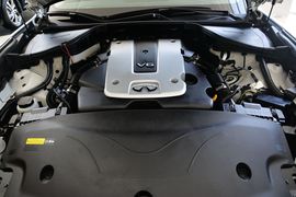 2015款英菲尼迪Q70L 2.5L精英版
