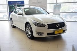 2015款英菲尼迪Q70L 2.5L精英版