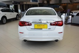 2015款英菲尼迪Q70L 2.5L精英版