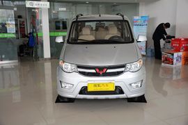 2014款五菱宏光S 1.5L手动标准型