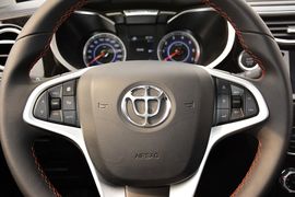 2016款中华V3 1.5L自动精英型