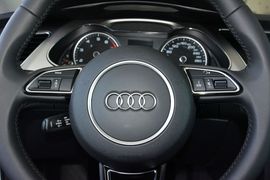 2016款奥迪A4L 35TFSI自动舒适型