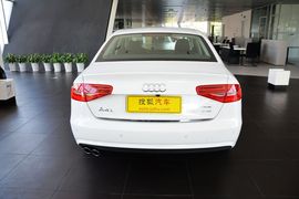 2016款奥迪A4L 35TFSI自动舒适型