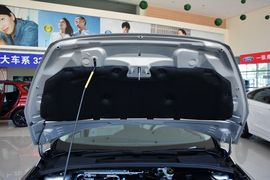 2015款福特福克斯三厢1.6L自动舒适型