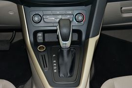 2015款福特福克斯三厢1.6L自动舒适型
