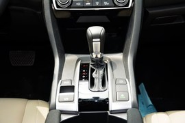 2016款本田思域220TURBO自动豪华版