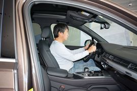 2016款奥迪Q7 40TFSI舒适型