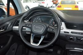 2016款奥迪Q7 40TFSI舒适型