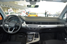 2016款奥迪Q7 40TFSI舒适型