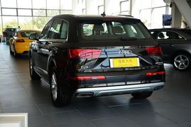 2016款奥迪Q7 40TFSI舒适型