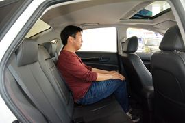 后排空间