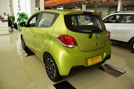 2015款长安奔奔1.4 手动尊贵型