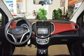 2015款长安奔奔1.4 手动尊贵型