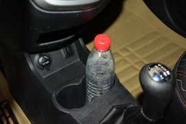 2015款长安奔奔1.4 手动尊贵型