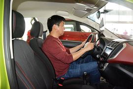 2015款长安奔奔1.4 手动尊贵型