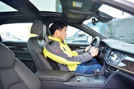 2016款凯迪拉克CT6 28T豪华型到店实拍